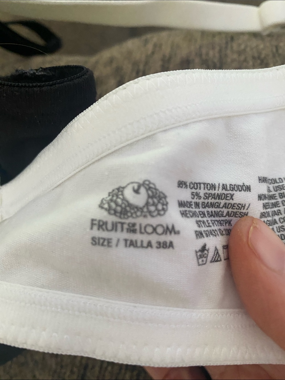 Set of 2 38A Fruit of the Loom Bras. NWOT - Picture 5 of 7